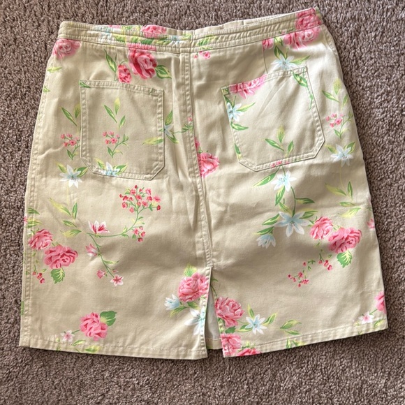 Tan Cream Knee-Length Pencil Skirt for Casual Outings - Picture 3 of 3